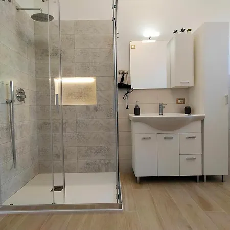 Dimora Giovanni 3* Бари